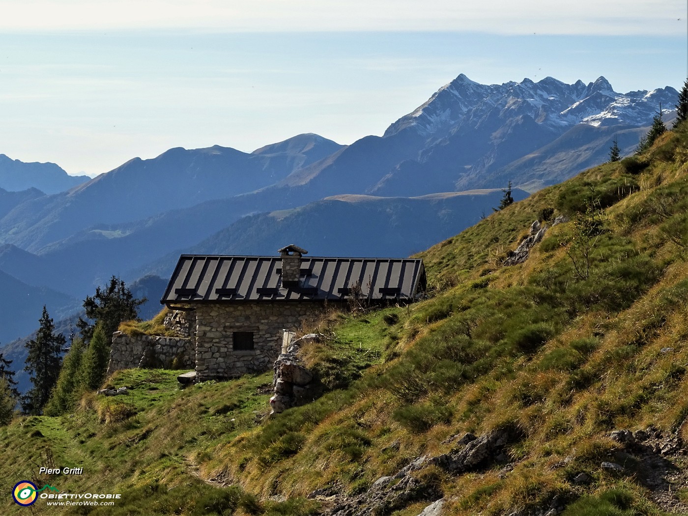 78 Scendendo sul sent. 118 verso la Baita di Monte Secco (1837 m).JPG